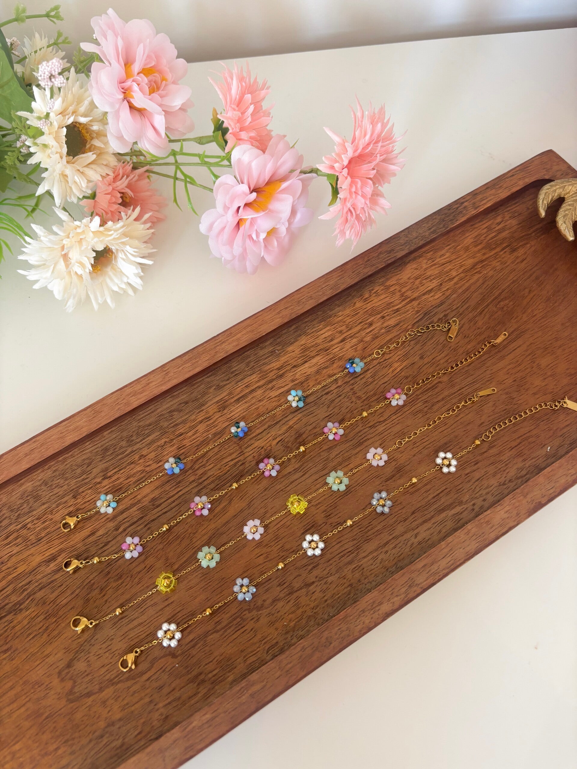 Flower armband
