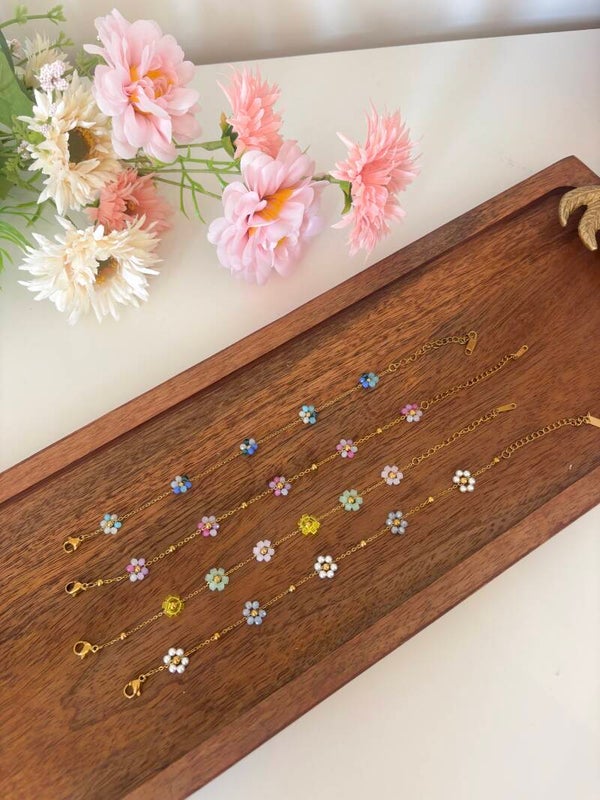 Flower armband
