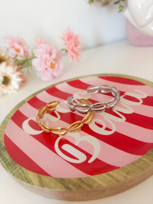 Shell bangle