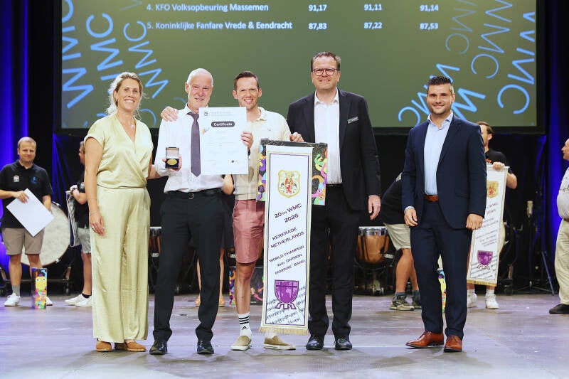 worldchampion2edivfanfaredevriendenkring-standard.jpg