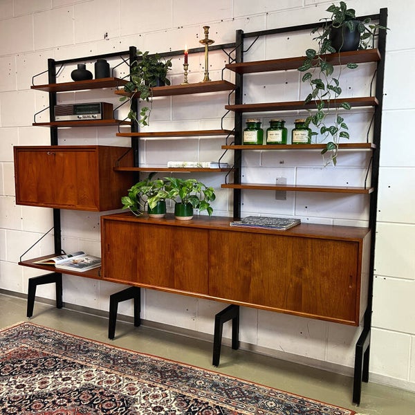 Vintage wandmeubel •Poul Cadovius•