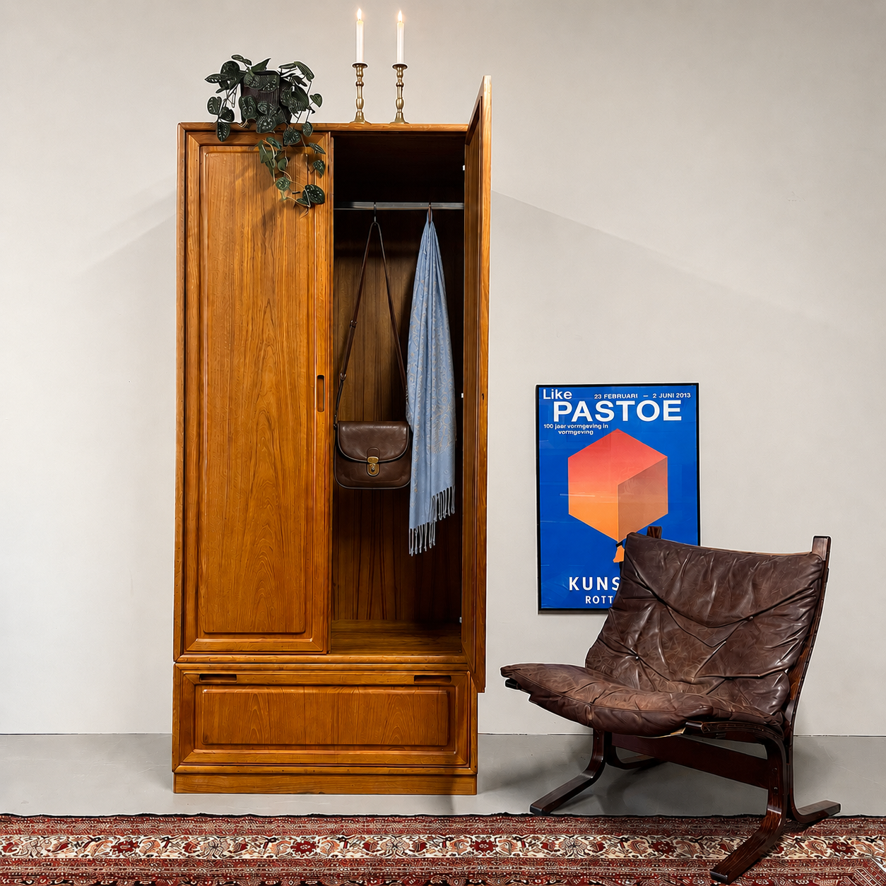 Vintage garderobekast •Dyrlund•