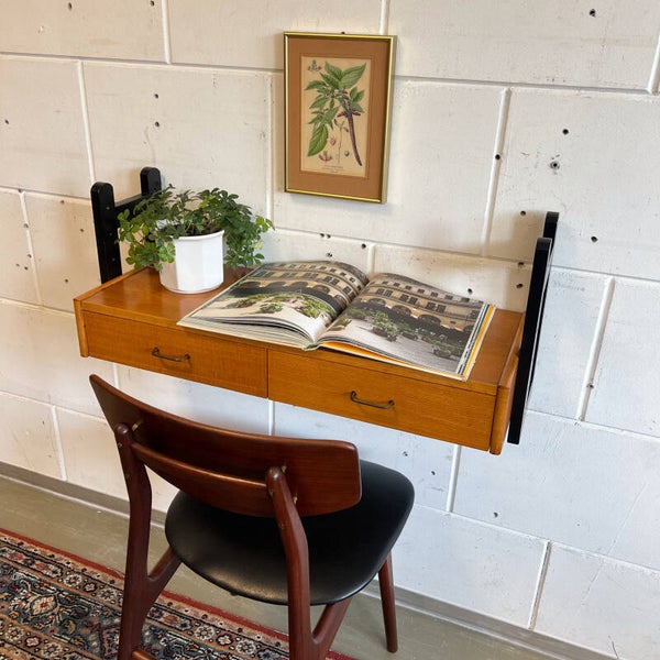 Vintage hangend bureautje