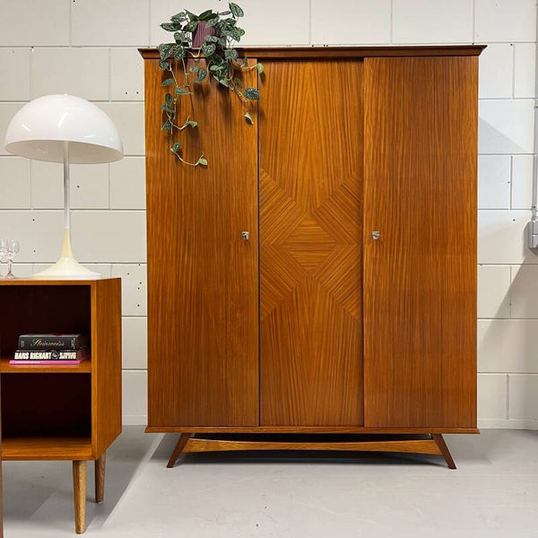 Vintage kledingkast, teak