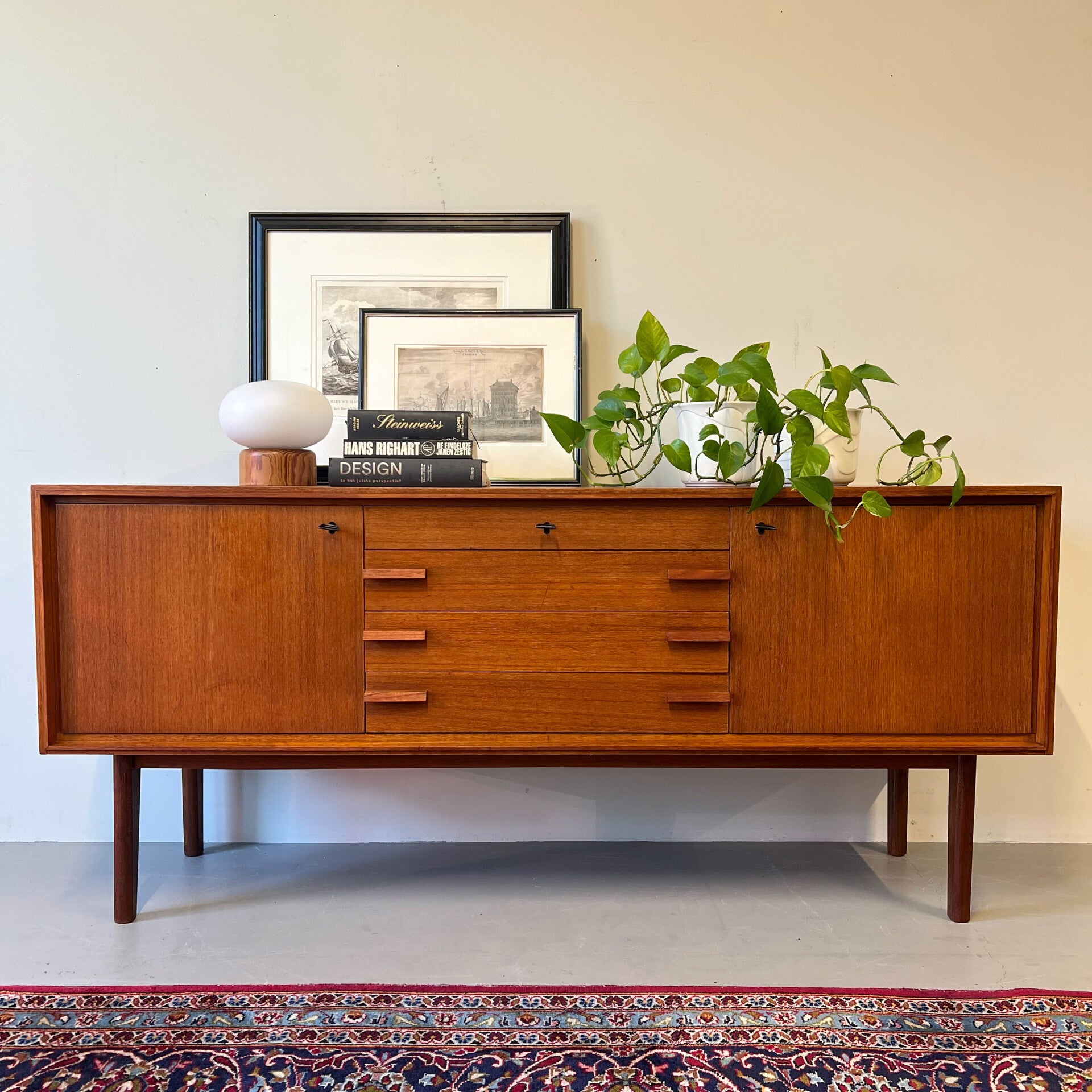 Vintage compact dressoir, teak