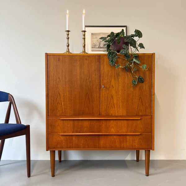 Vintage mini highboard, Deens GERESERVEED