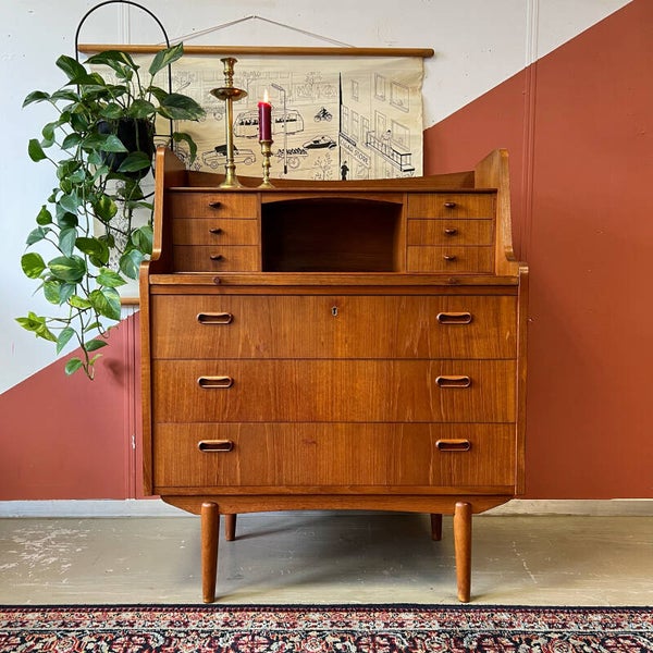 Vintage secretaire, Deens