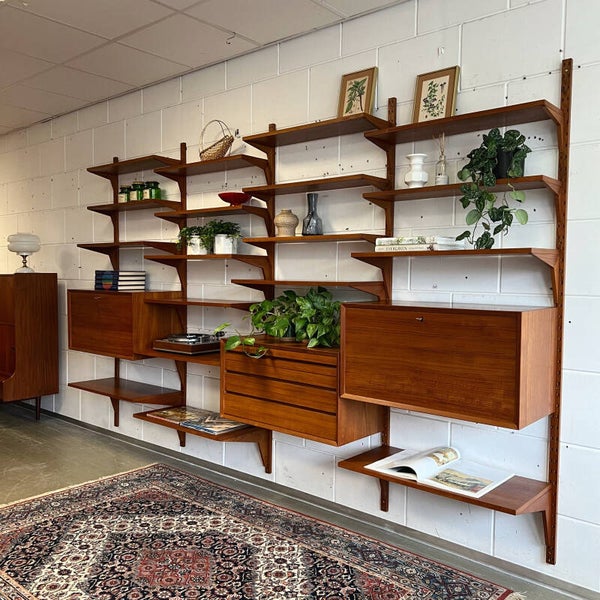 Vintage wandmeubel •Poul Cadovius•