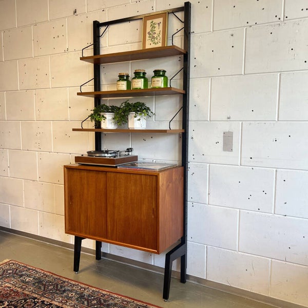 Vintage wandmeubel •Poul Cadovius•