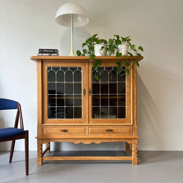 Vintage buffetkast, vitrinekast •Henning Kjaernulf• GERESERVEERD