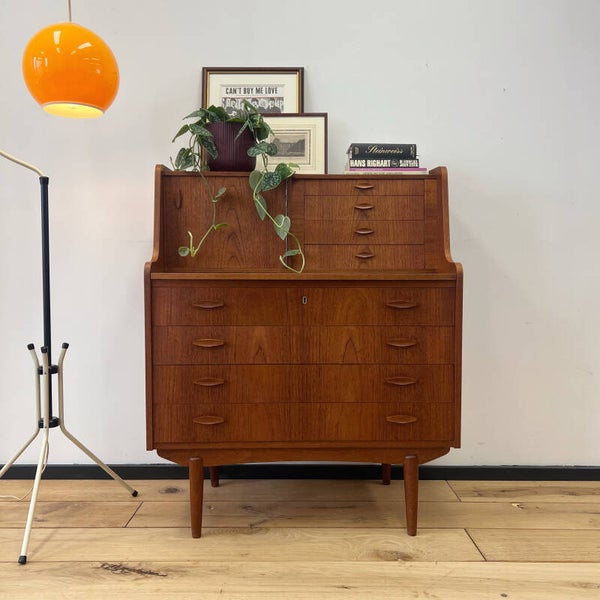 Vintage secretaire, Deens