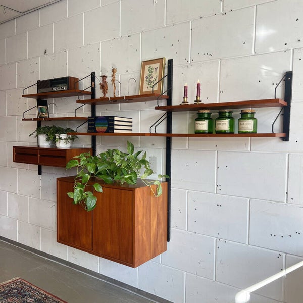 Vintage wandmeubel •Poul Cadovius•