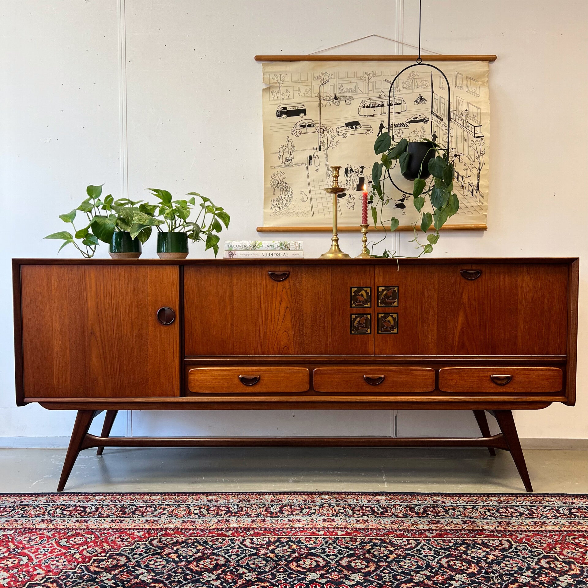 metriek krab Uitgraving Vintage dressoir •Louis van Teeffelen• | -het vintage kastje-