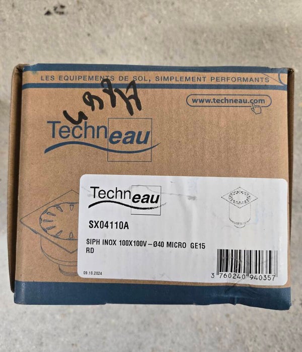 Siphon inox 100x100 à cloche D 40 grille microbillée trous ronds garde d'eau 15mm SX04110A