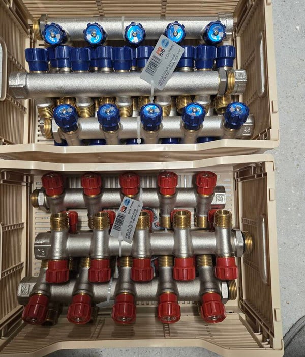 Collecteur sanitaire plomberie déporté 5 sortie eau froide bleu et chaude rouge professionnelle