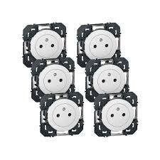 LOT DE 6 PRISES DE COURANT SURFACE AVEC TERRE BLANC COMPOSABLE DOOXIE LEGRAND 300453