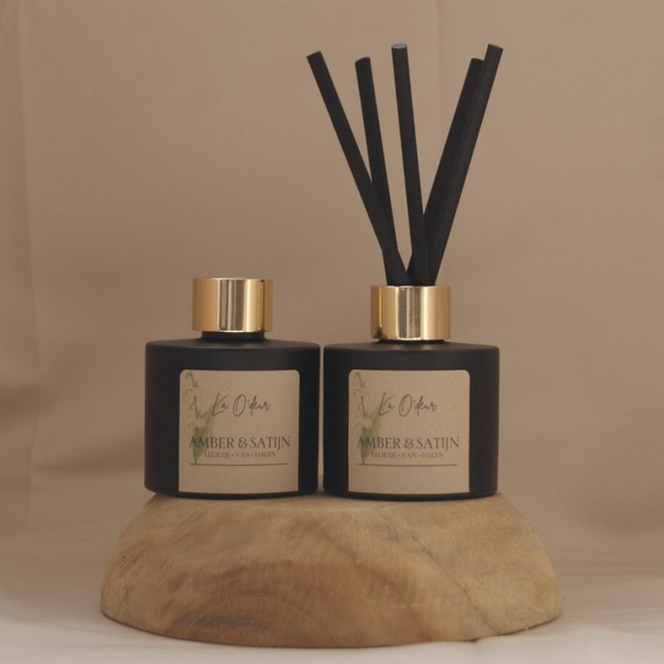Geurstokjes | Amber - Satijn - Lelie van Dalen