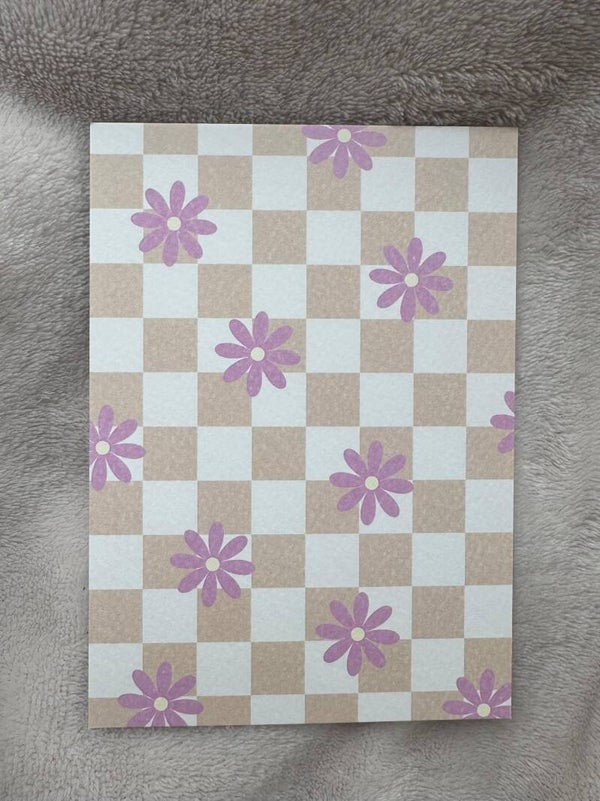 Kaart | Beige ruitje met lila bloem