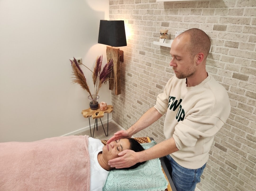 'R in de maand' Reiki by Wouter - 30 min