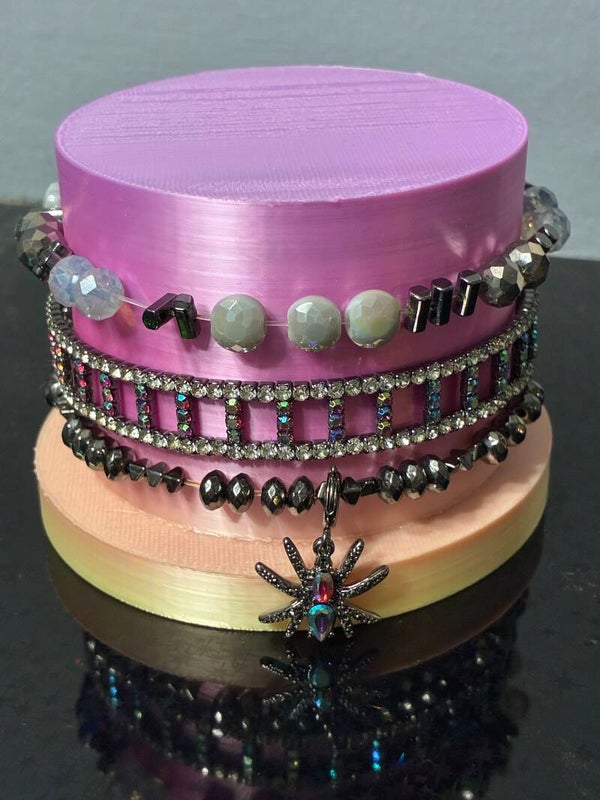 Thick Bracelet display