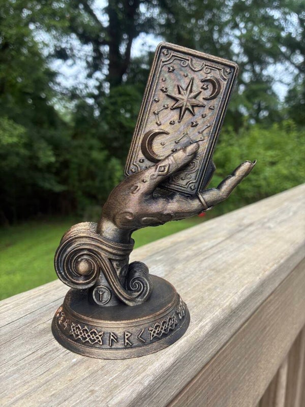 Witch’s Hand w/tarot card