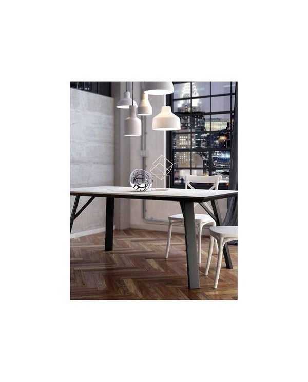 Mesa de comedor rectangular de 180cm de largo con patas de madera en Nattex