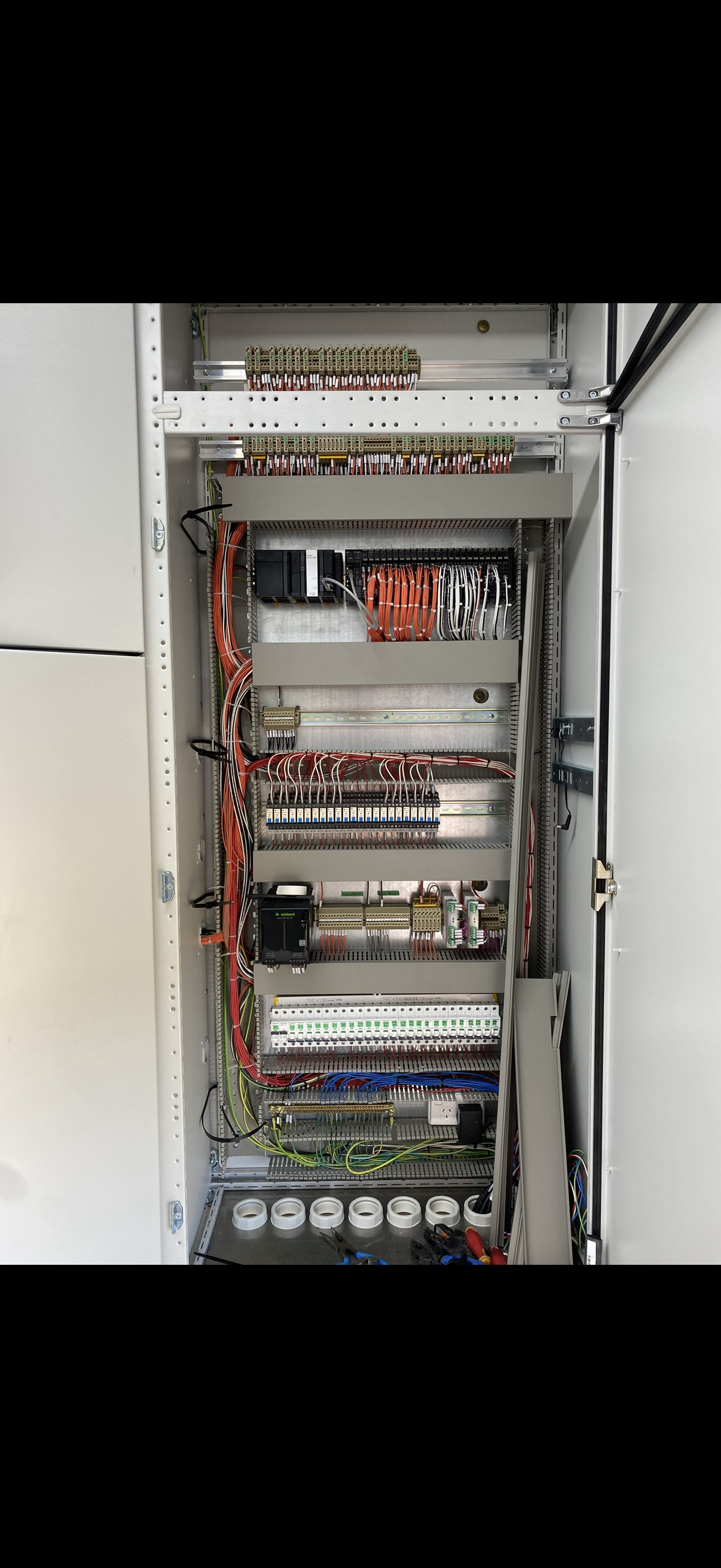 6-industrial-switchboard-standard.png