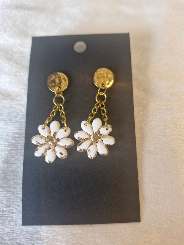 Oorbel wit goud bloem