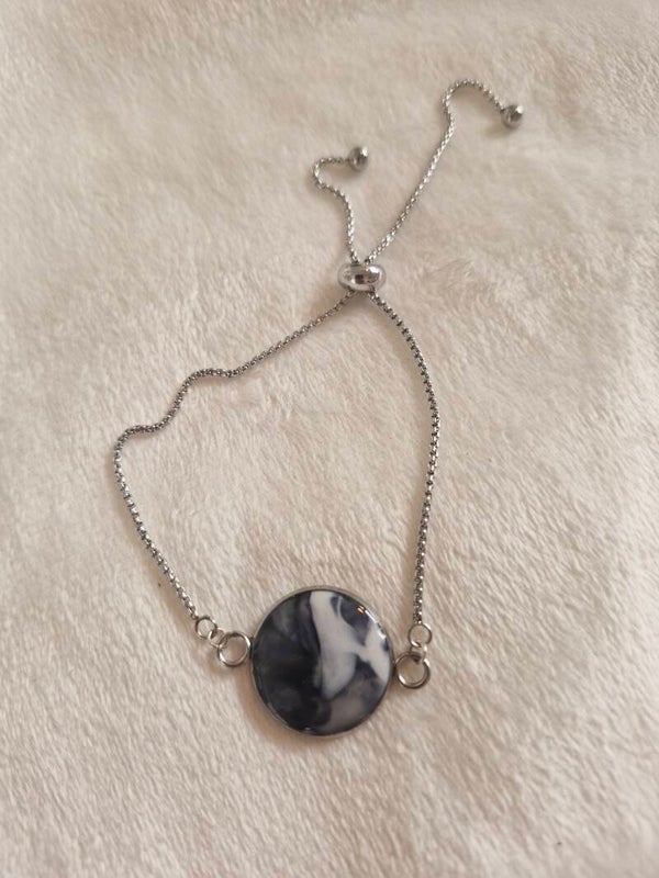 Armband zilverkleurig zwart