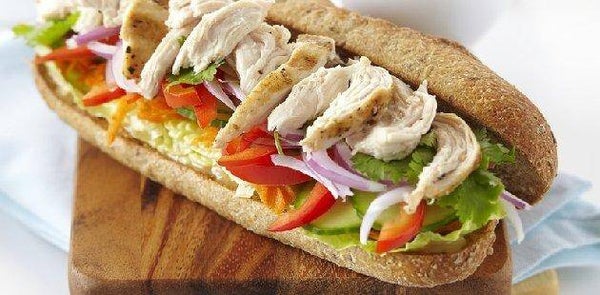 Formule sandwich poulet rôti /sauce & crudités + boisson + donut's
