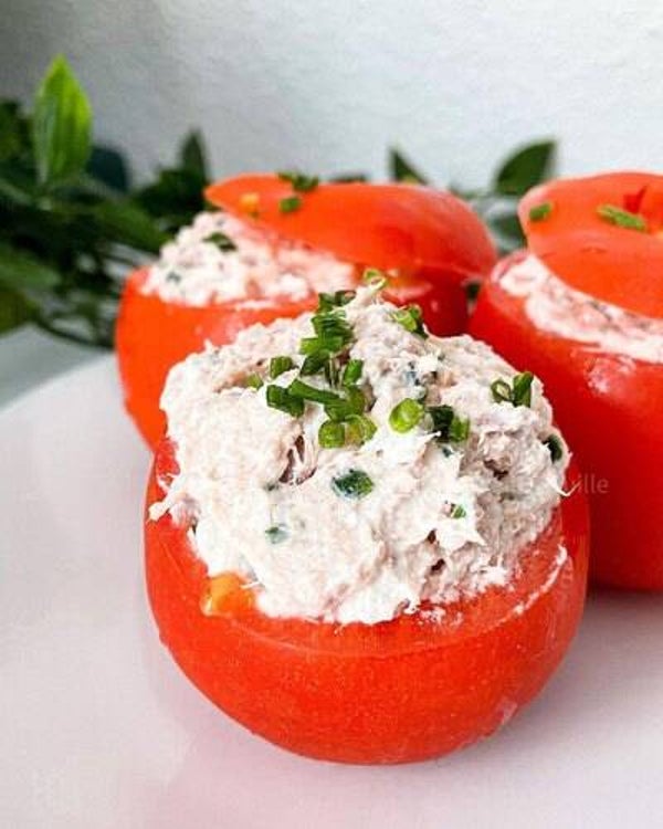 Vendredi 05 septembre : entrée : tomate au thon