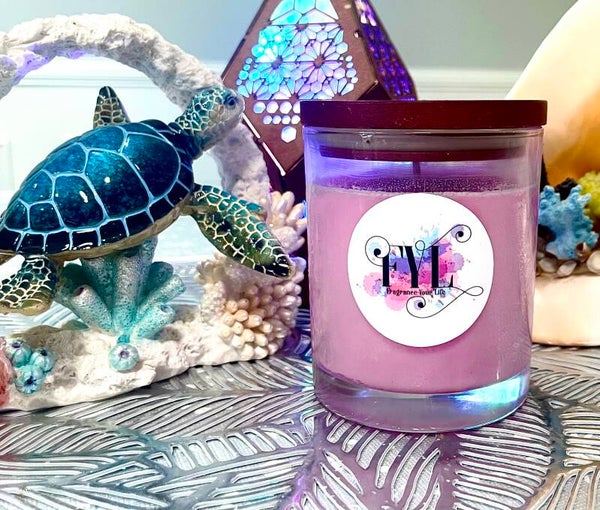 Large Delilah Candle - Japanese Honeysuckle