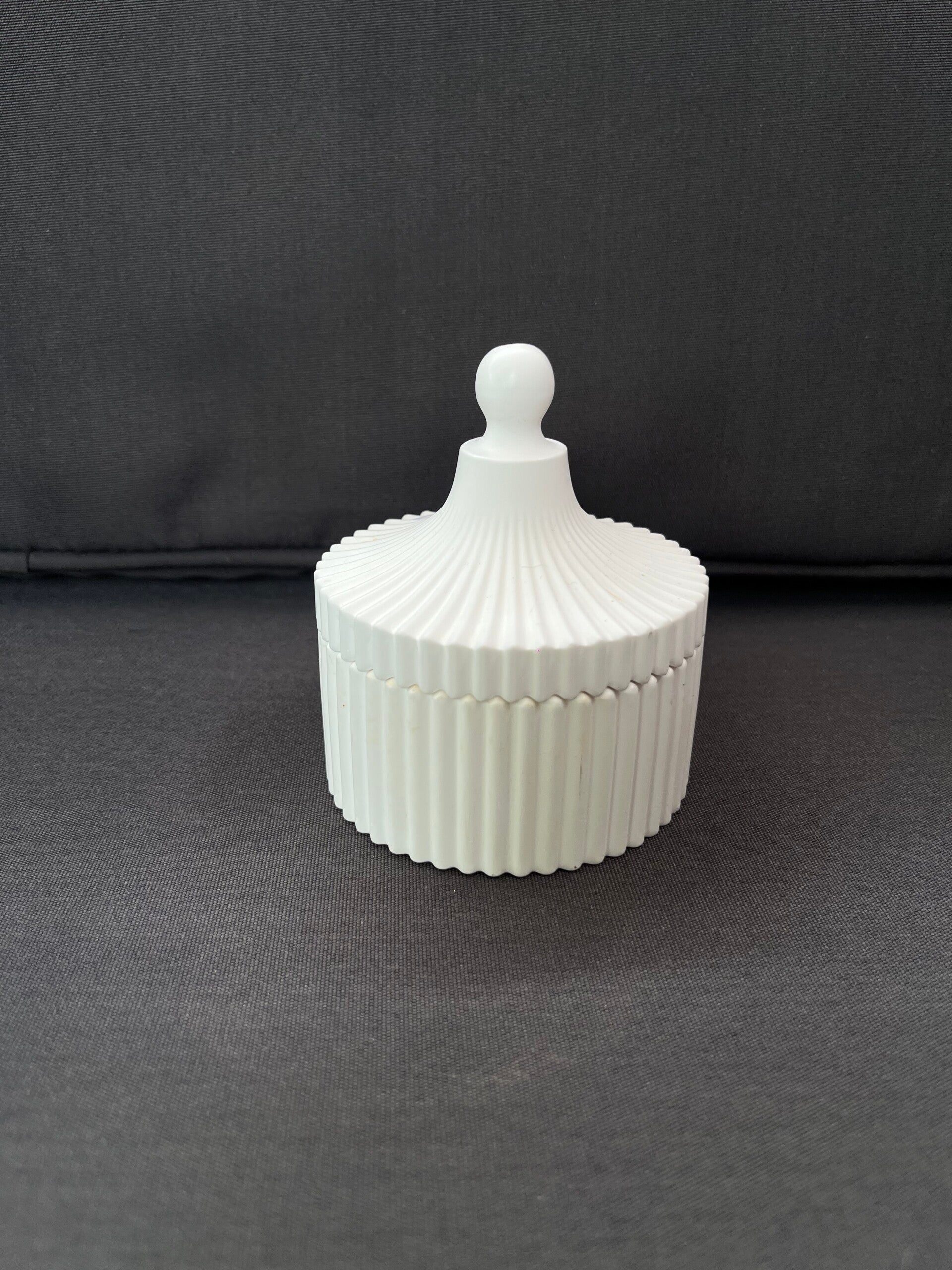 Boite élégante rayé