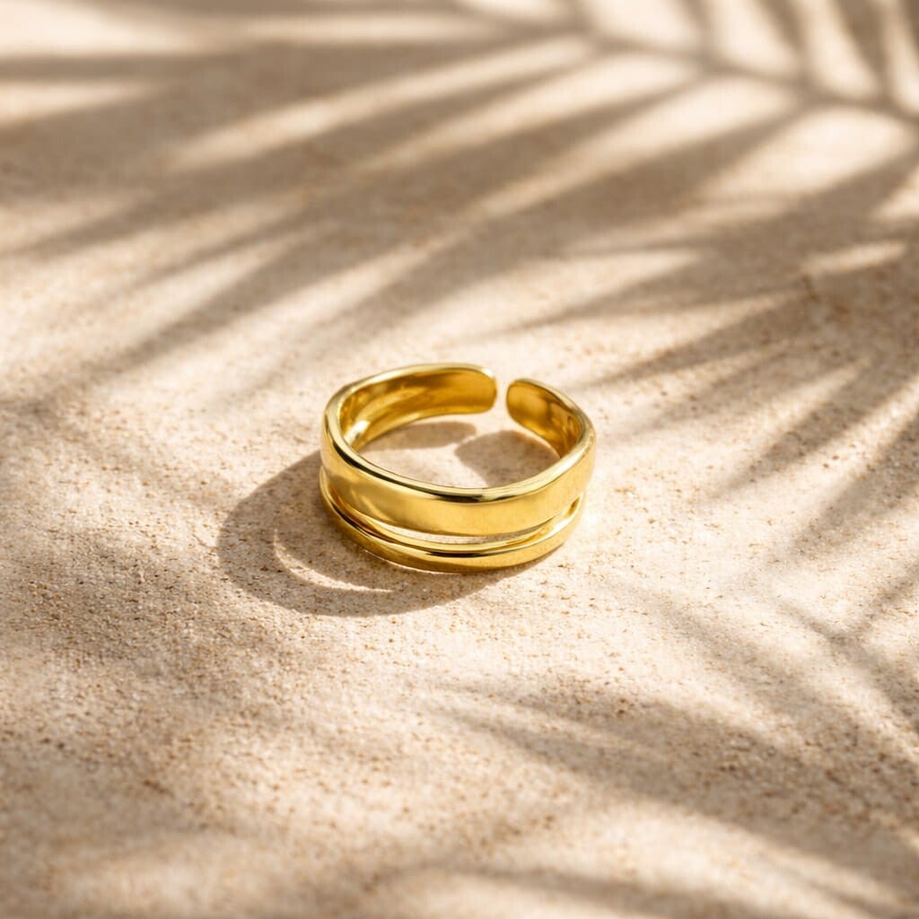 Ring ' golden girl