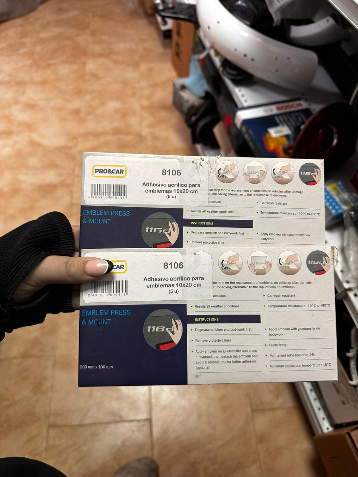 ADESIVO PARA EMBLEMAS