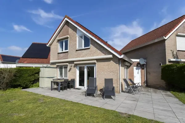Vakantiehuis met omheinde tuin en aan het strand 5 gasten Ouddorp, Goeree-Overflakkee, Nederland