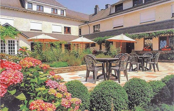 Vakantie villa met omheinde tuin en zwembad 30 gasten Bouillon, Luxemburg, België