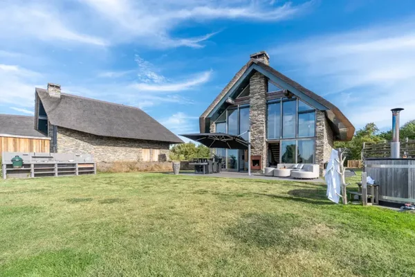 Luxe Vakantievilla met omheinde tuin en hottub 6 gasten De Koog Texel