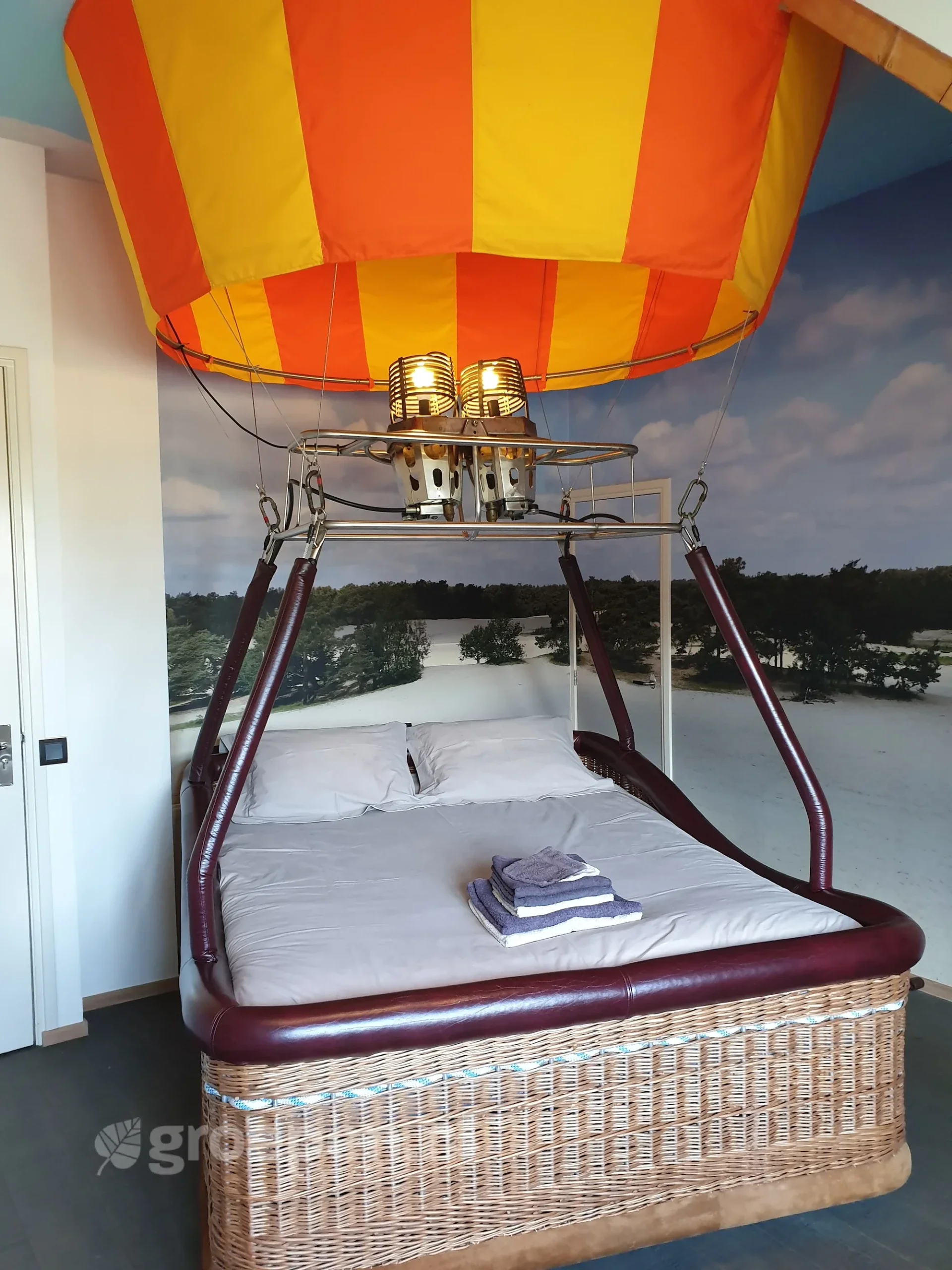 LAST MINUTE !Kids vakantiehuis met omheinde tuin en ballonmand 8 gasten Noord-Brabant, Haaren