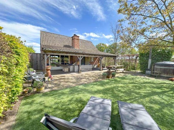 Vakantiehuis Meidoornhoeve met omheinde tuin en hottub 6 gasten chevron Nederland chevron Noord-Brabant chevron Lage Mierde