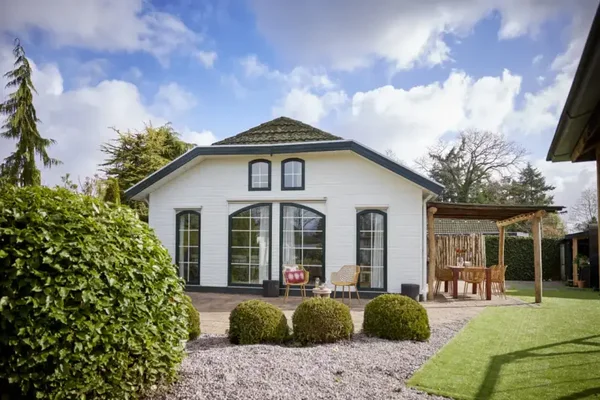 Luxe chalet met omheind terras aan het water en met wellness voor 8 gasten Voorthuizen, Barneveld, Nederland
