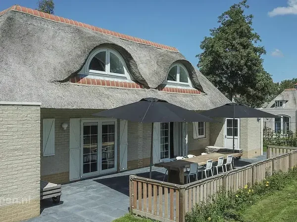 Vakantiehuis met omheinde tuin en zwembad 10 gasten Hellevoetsluis, Zuid-Holland, Nederland