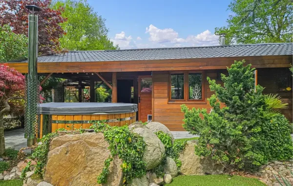 Vakantiehuis met omheinde tuin en jacuzzi en bij het strand  5 gasten Erm Coevorden Drenthe