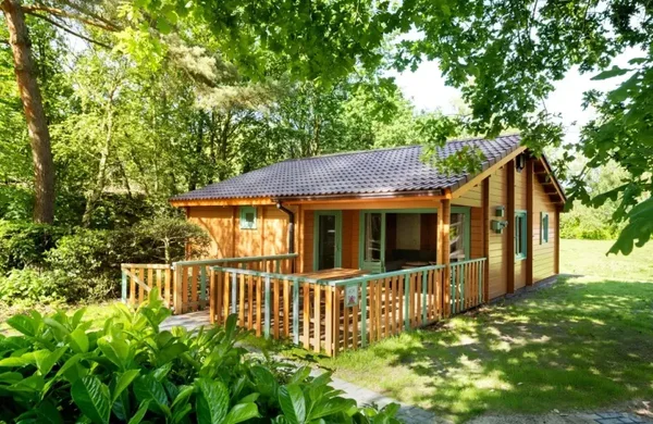 Kids bungalow Molletjes Boshut met omheind terras 6 personen Hoogerheide Noord Brabant