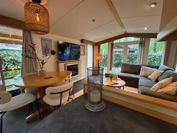 Vakantie Chalet met omheinde tuin en jacuzzi 4 gasten Bosgebied Hoenderloo, Hoenderloo, Nederland