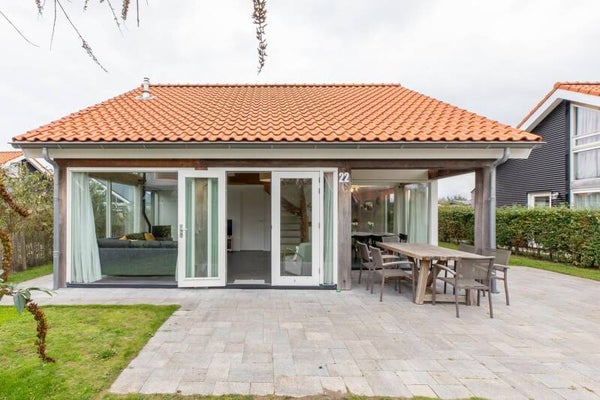 Vakantiehuis Anoes met omheinde tuin bij het strand 6 gasten Renesse, Nederland