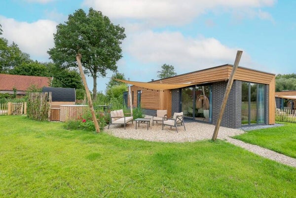 Parklodge met omheinde tuin en hottub & sauna 4 gasten Kotten Gelderland