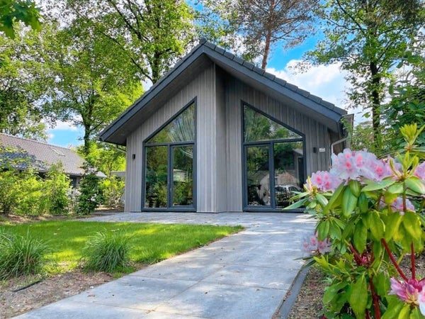 Rolstoeltoegankelijk vakantie Ecovilla met omheinde tuin en wellness 6 gasten Oirschot, Nederland