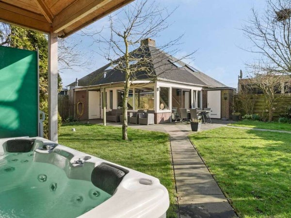 Vakantiehuis met omheinde tuin en wellness 4 gasten Stavenisse, Tholen, Nederland