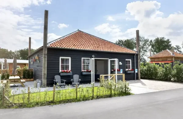 Rolstoeltoegankelijk Cottage De Hooimijt met omheind terras 4 gasten Ottoland Zuid Holland